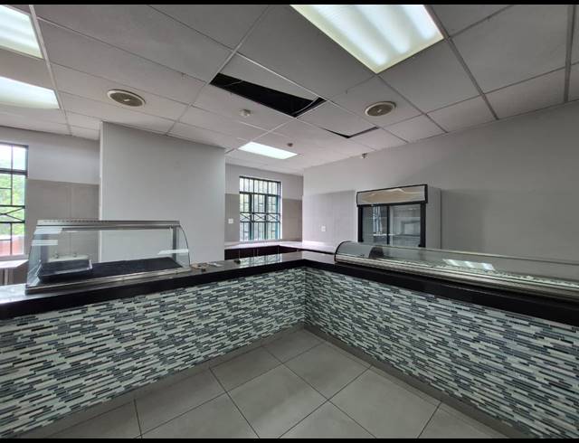 1,700M² OFFICE TO LET IN CRAIGHALL